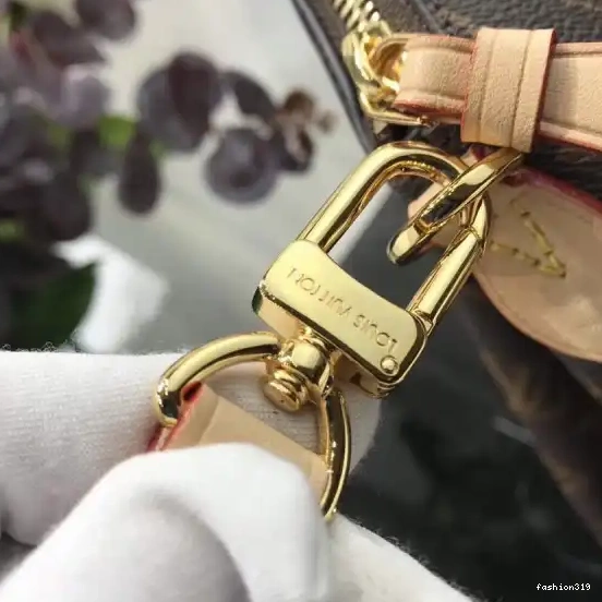 RIVOLI MM LOUIS VUITTON 0430